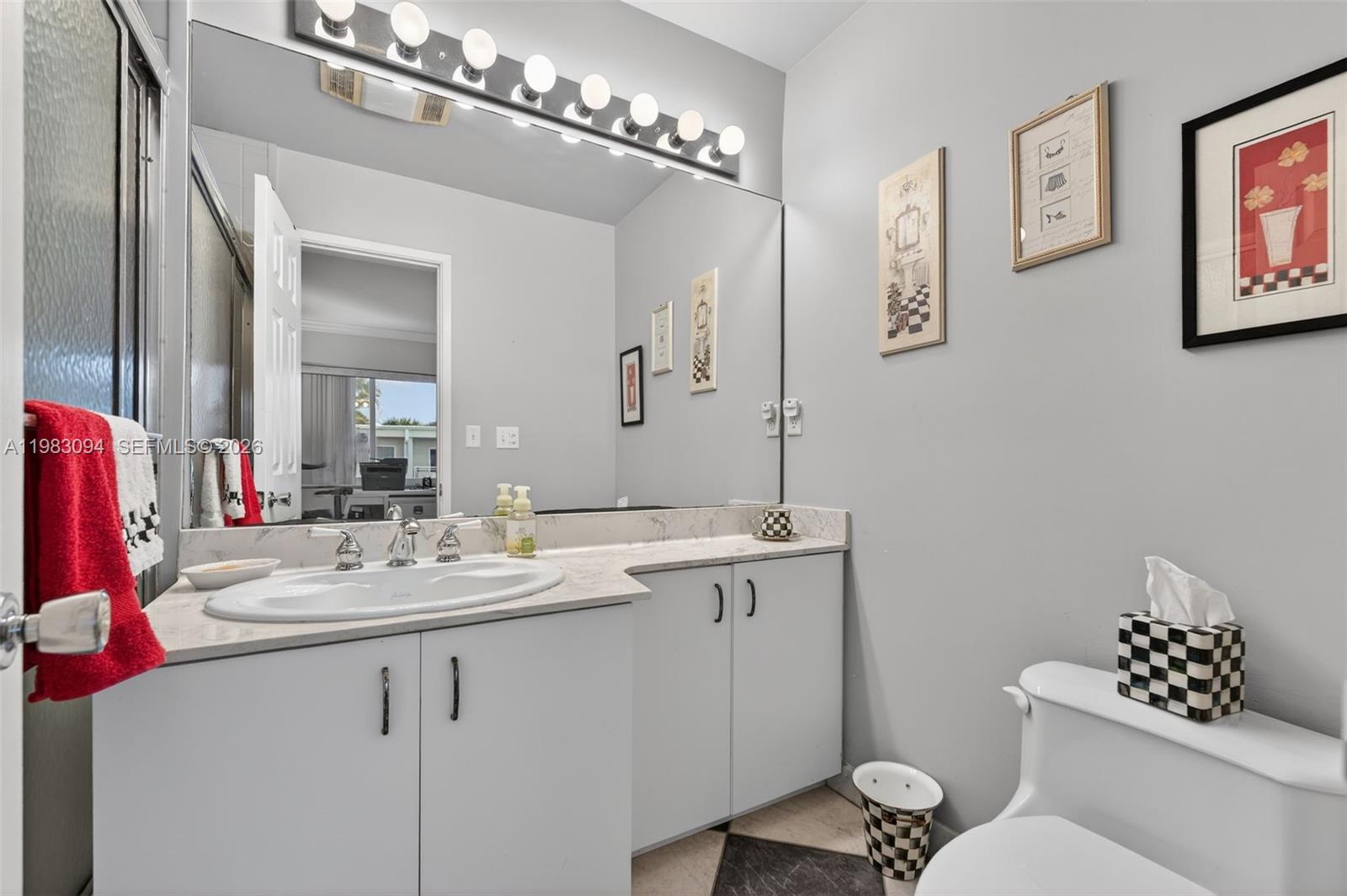 HILLSBORO IMPERIAL APTS C - Residential