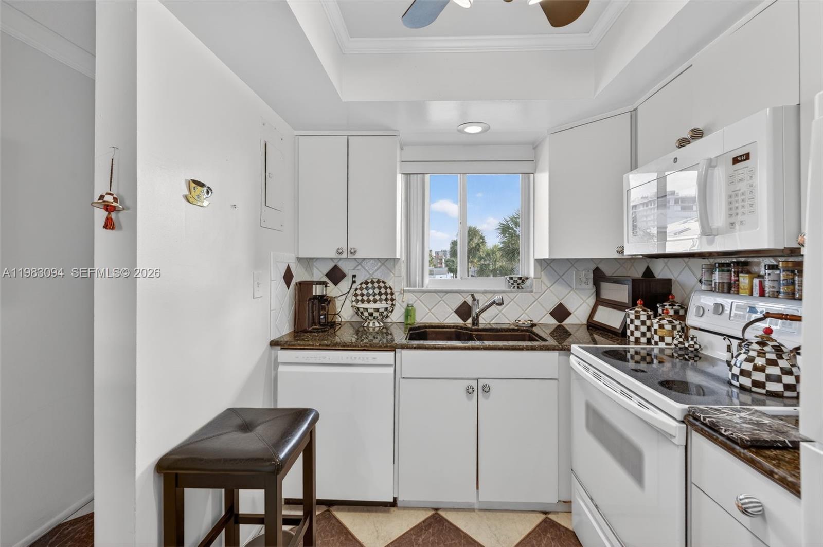 HILLSBORO IMPERIAL APTS C - Residential