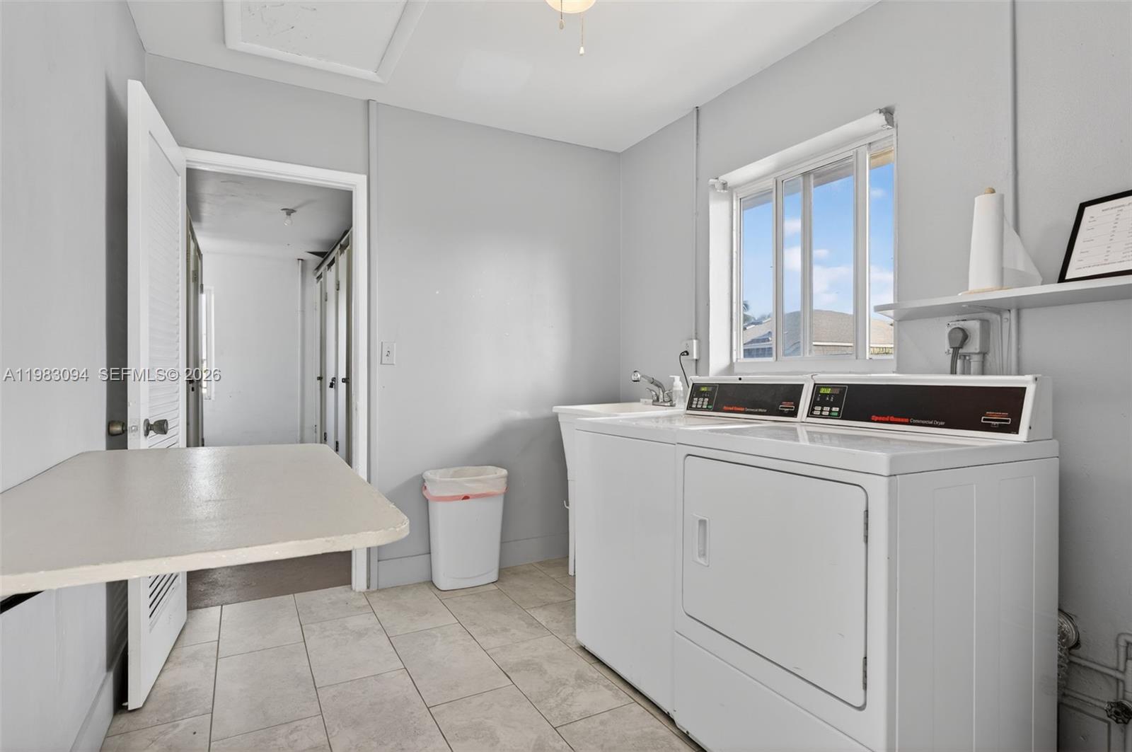 HILLSBORO IMPERIAL APTS C - Residential