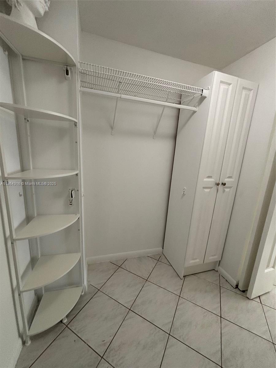 IMPERIAL TOWERS CONDO - Residential