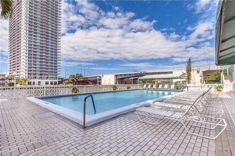 IMPERIAL TOWERS CONDO - Residential