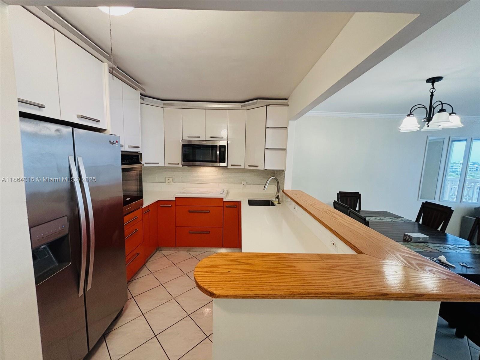 IMPERIAL TOWERS CONDO - Residential