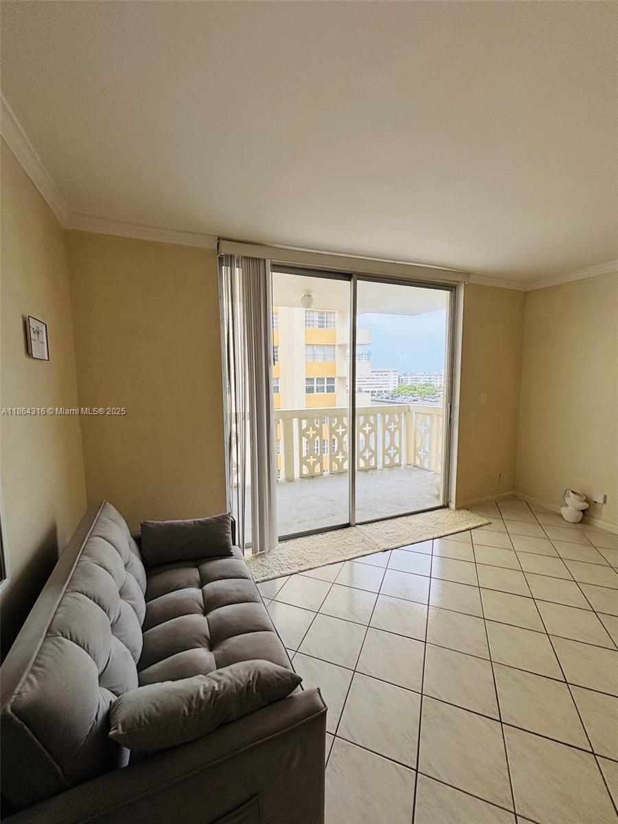 IMPERIAL TOWERS CONDO - Residential