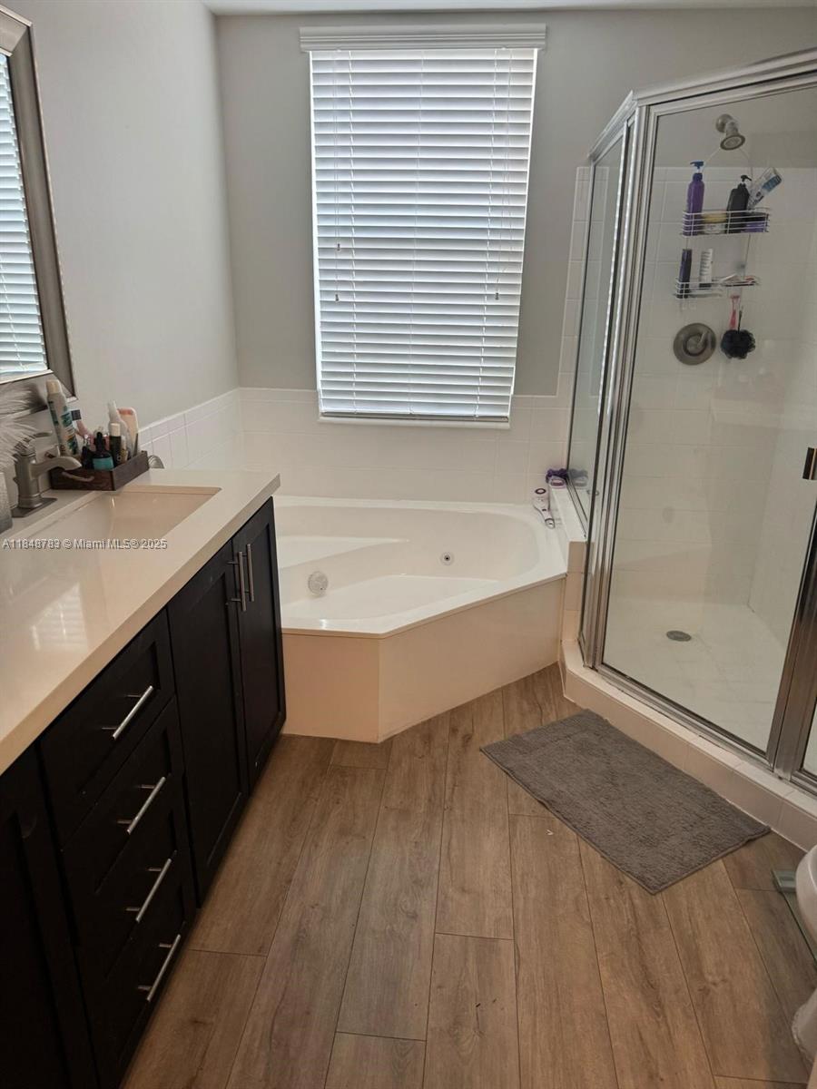 REGATTA POINTE CONDO NO T - Residential Lease