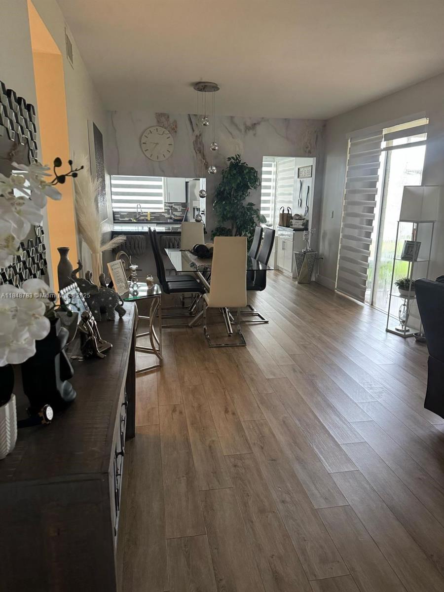 REGATTA POINTE CONDO NO T - Residential Lease