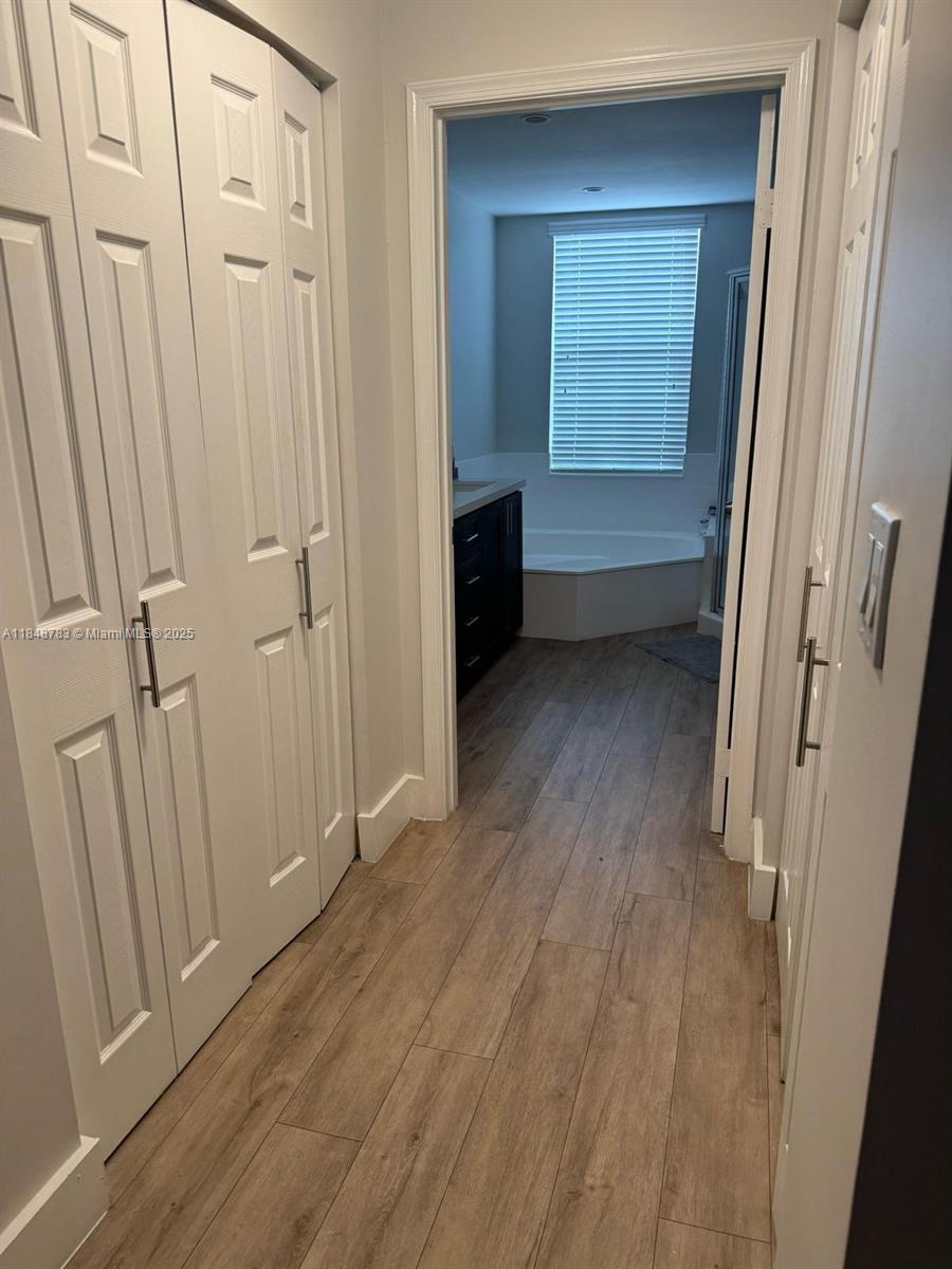 REGATTA POINTE CONDO NO T - Residential Lease