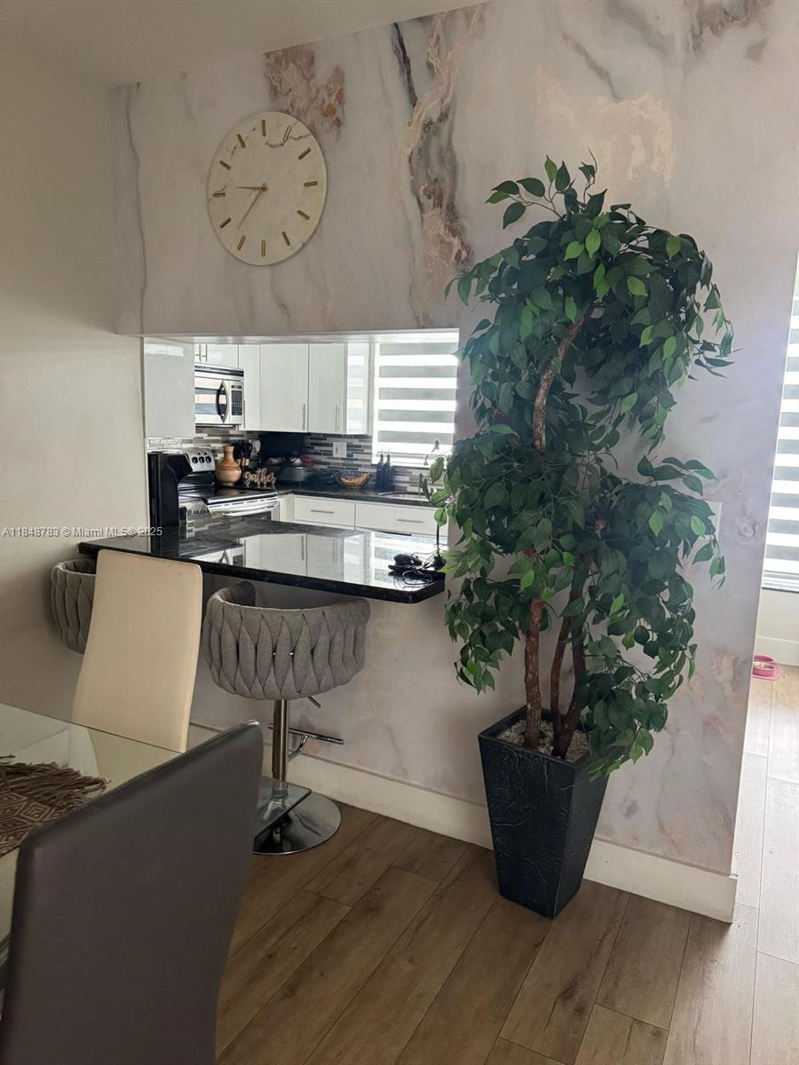 REGATTA POINTE CONDO NO T - Residential Lease