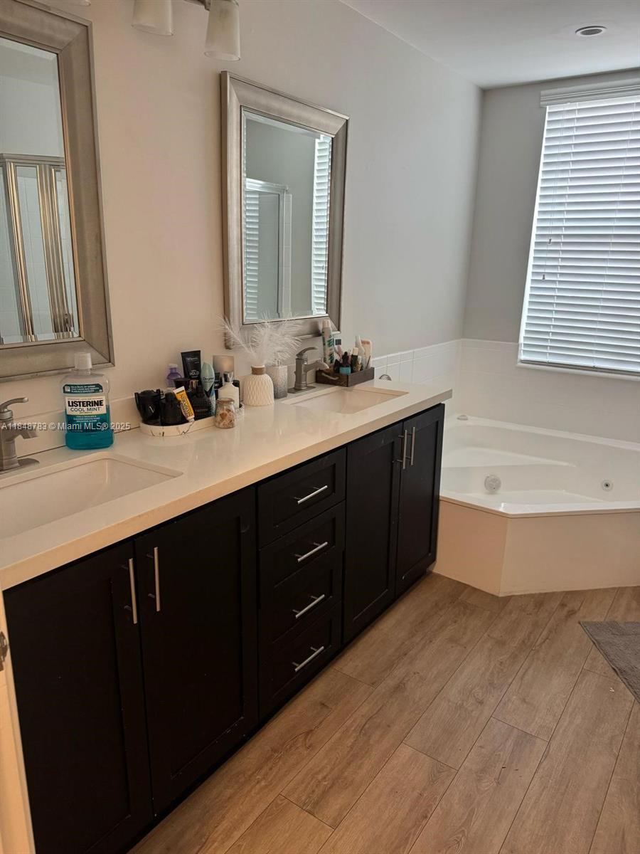 REGATTA POINTE CONDO NO T - Residential Lease