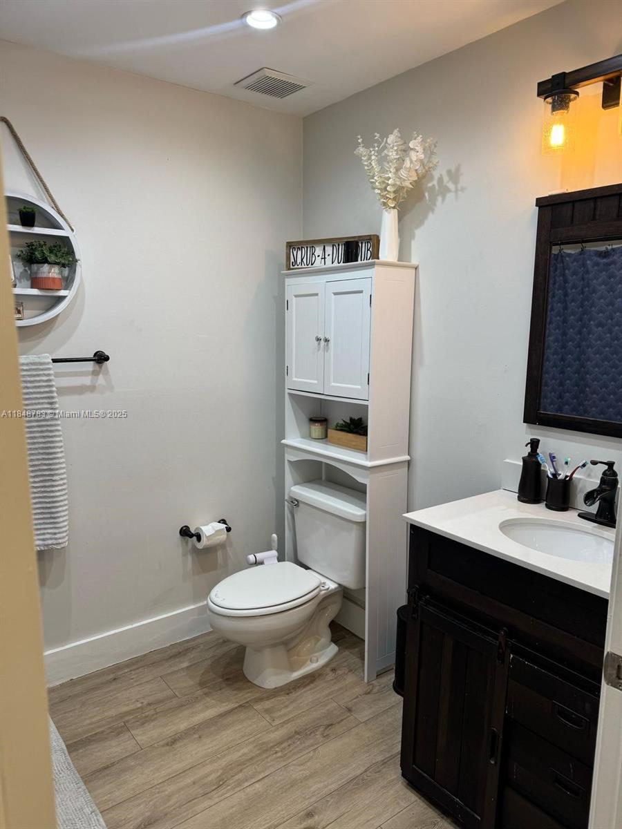 REGATTA POINTE CONDO NO T - Residential Lease