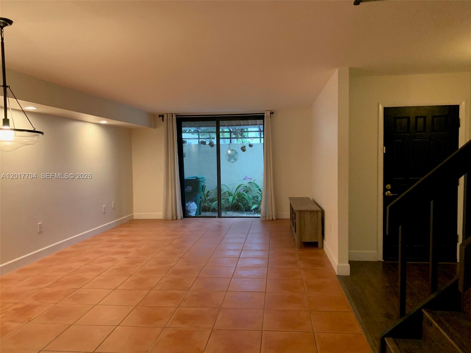 SUNSET KENDALL VILLAS - Residential