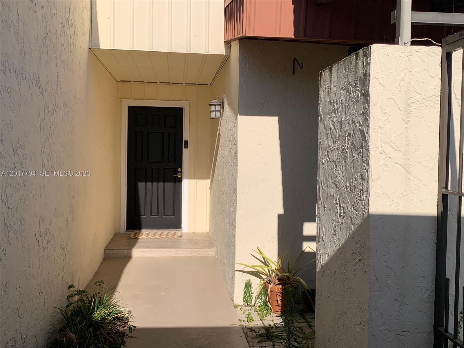 SUNSET KENDALL VILLAS - Residential