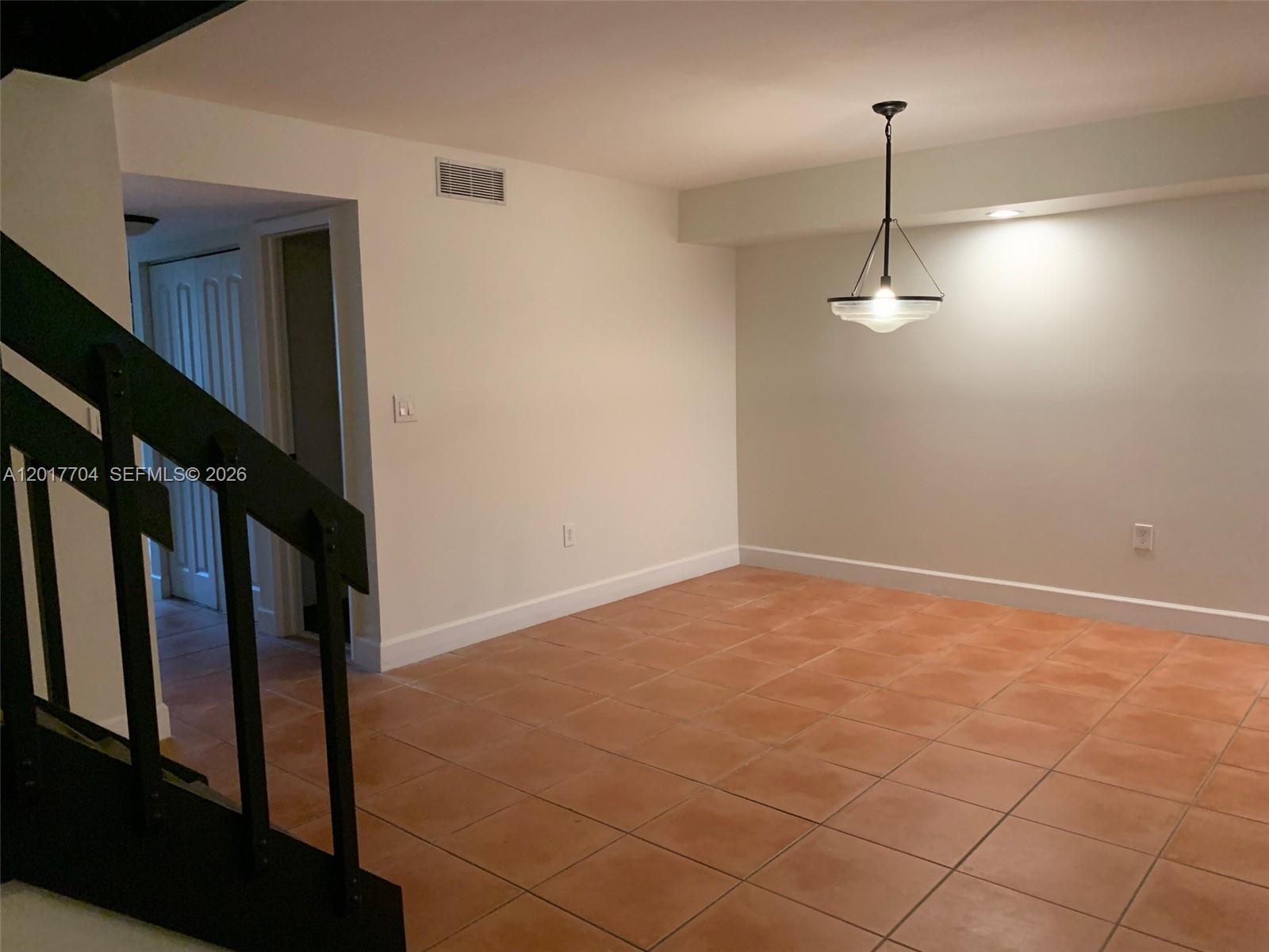 SUNSET KENDALL VILLAS - Residential