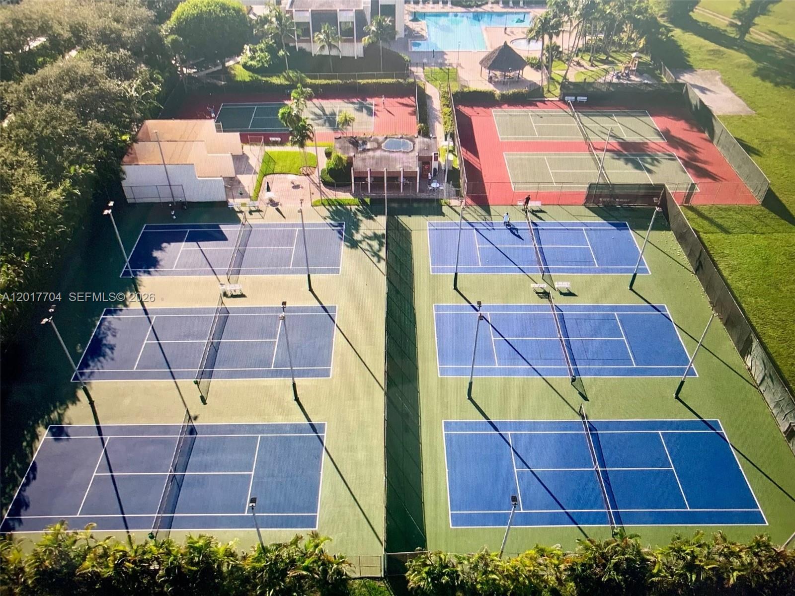 SUNSET KENDALL VILLAS - Residential