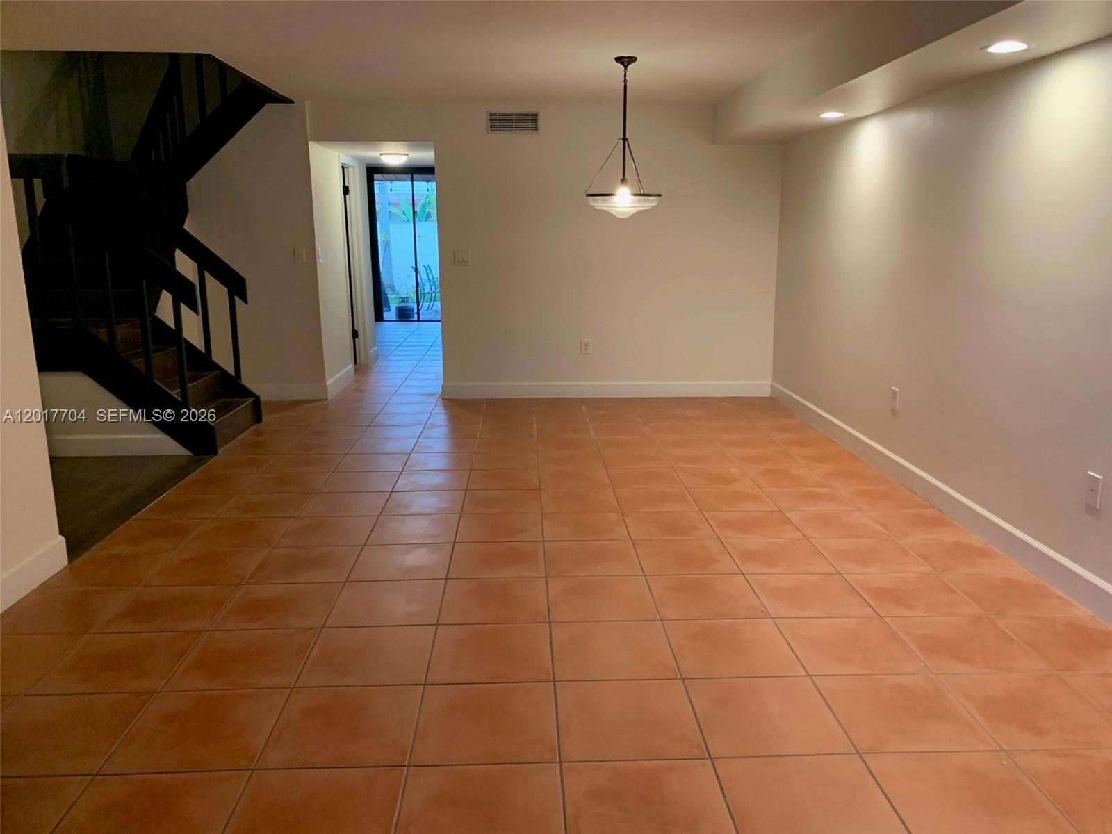 SUNSET KENDALL VILLAS - Residential