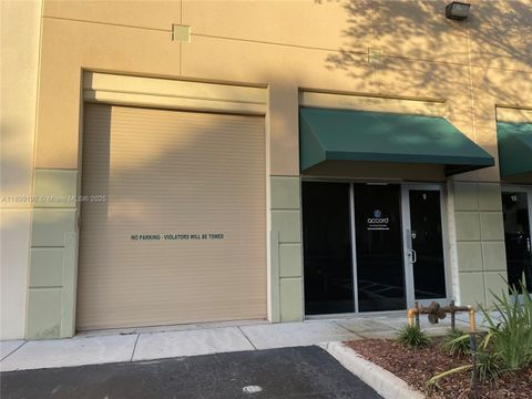 2950 Glades Cir 9 Weston FL 33327