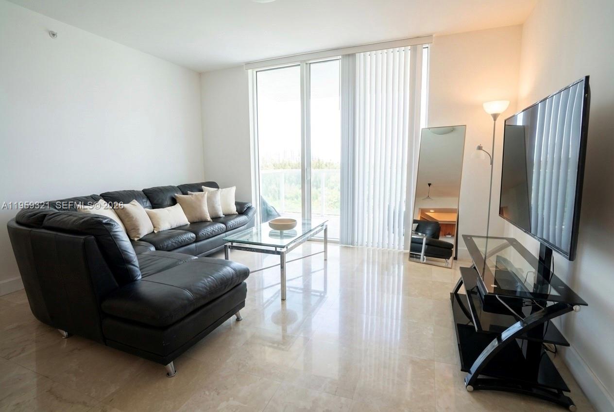 THE OAKS I CONDO - Residential