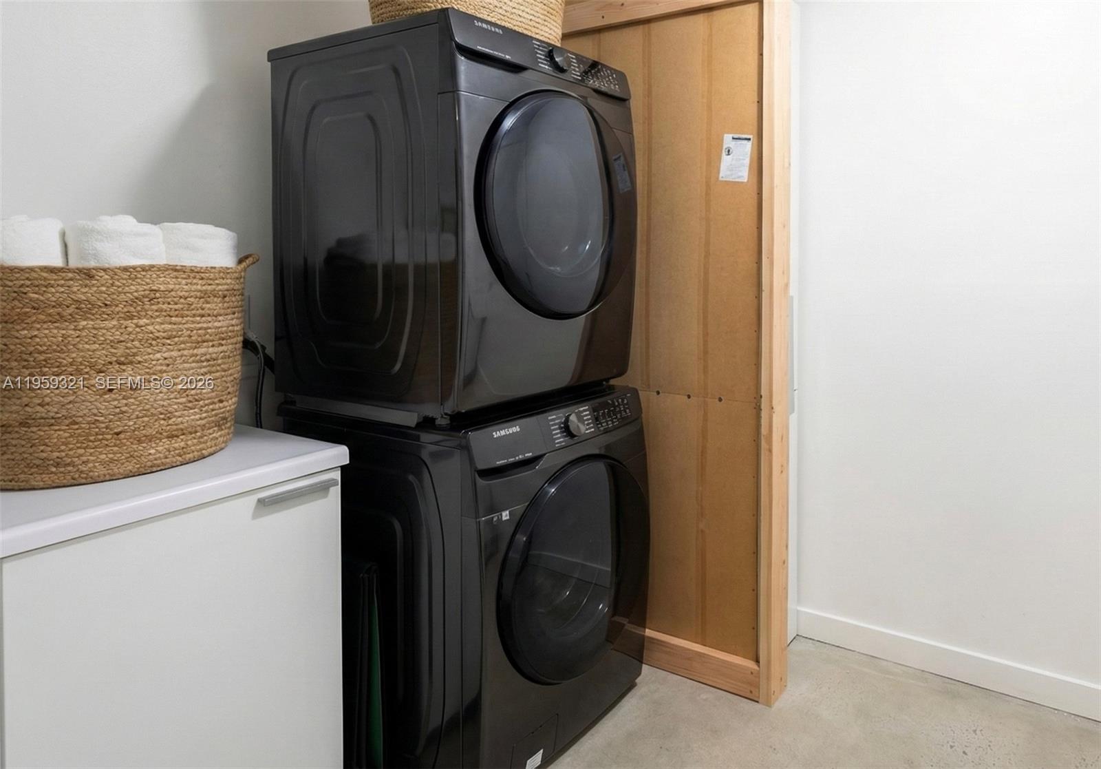 THE OAKS I CONDO - Residential