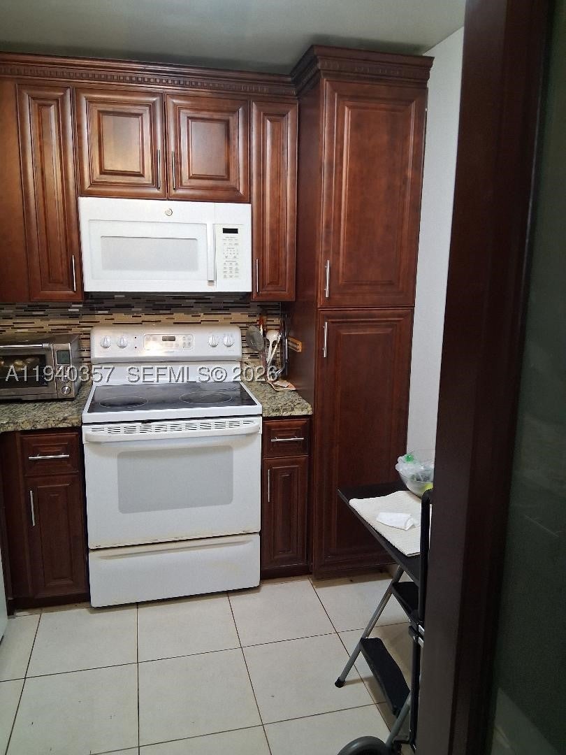 1400 Saint Charles Pl 524, Pembroke Pines FL 33026