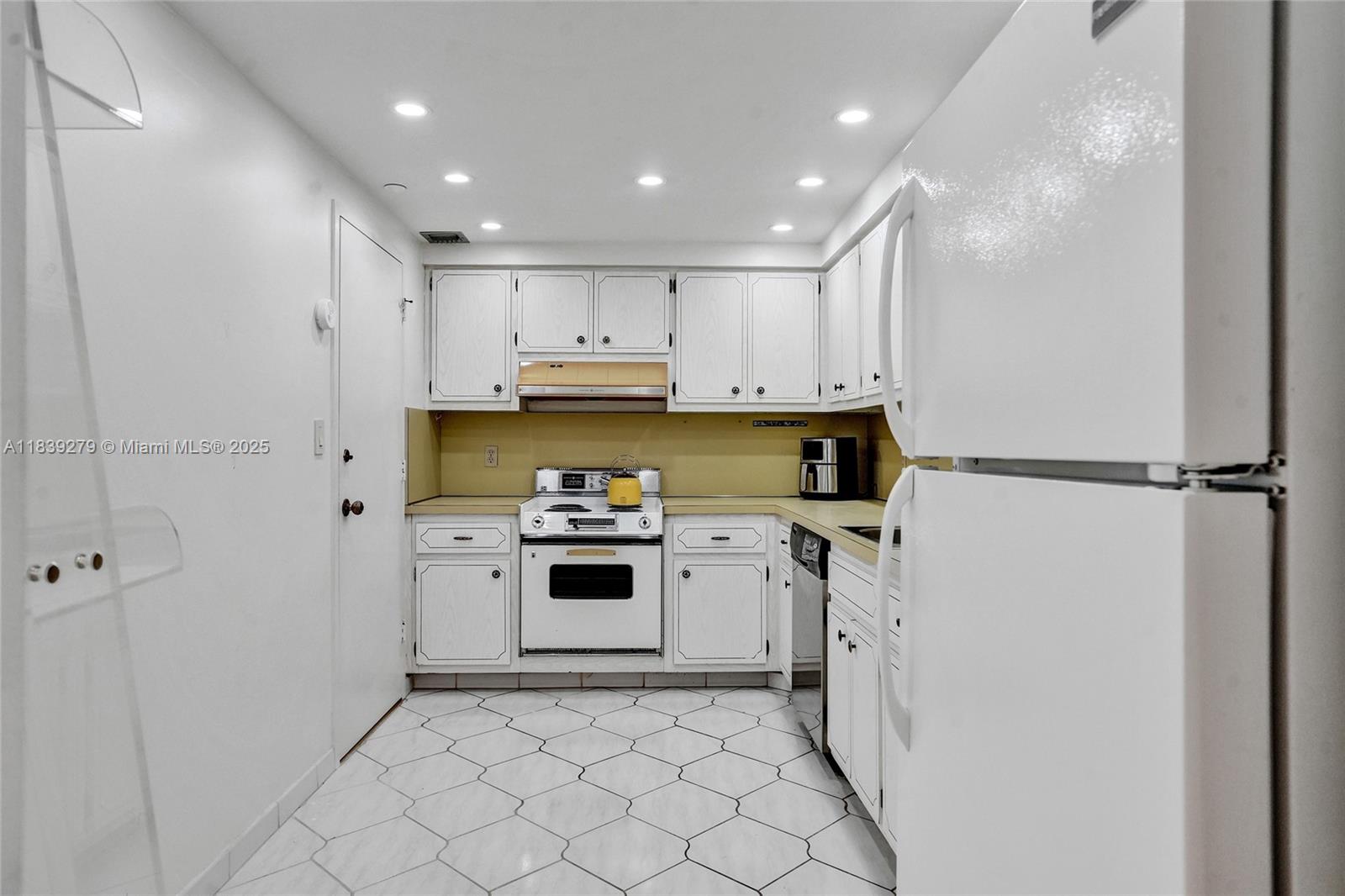 PARLIAMENT HOUSE CONDO - Residential