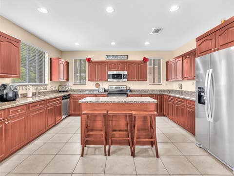 Photo of 912 NW 204th St, Miami Gardens, FL 33169 (MLS # A12051169)
