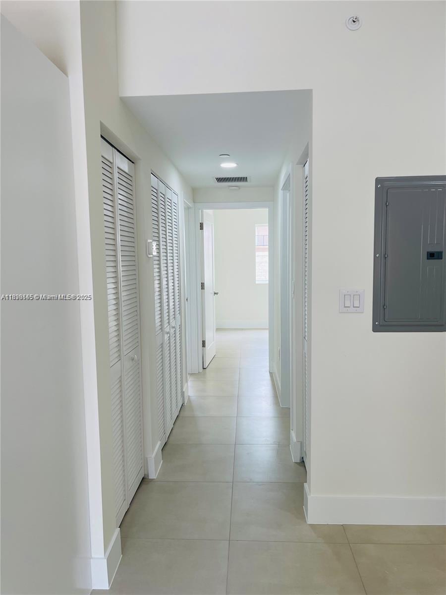 HIALEAH 4TH ADDN - Residential Lease