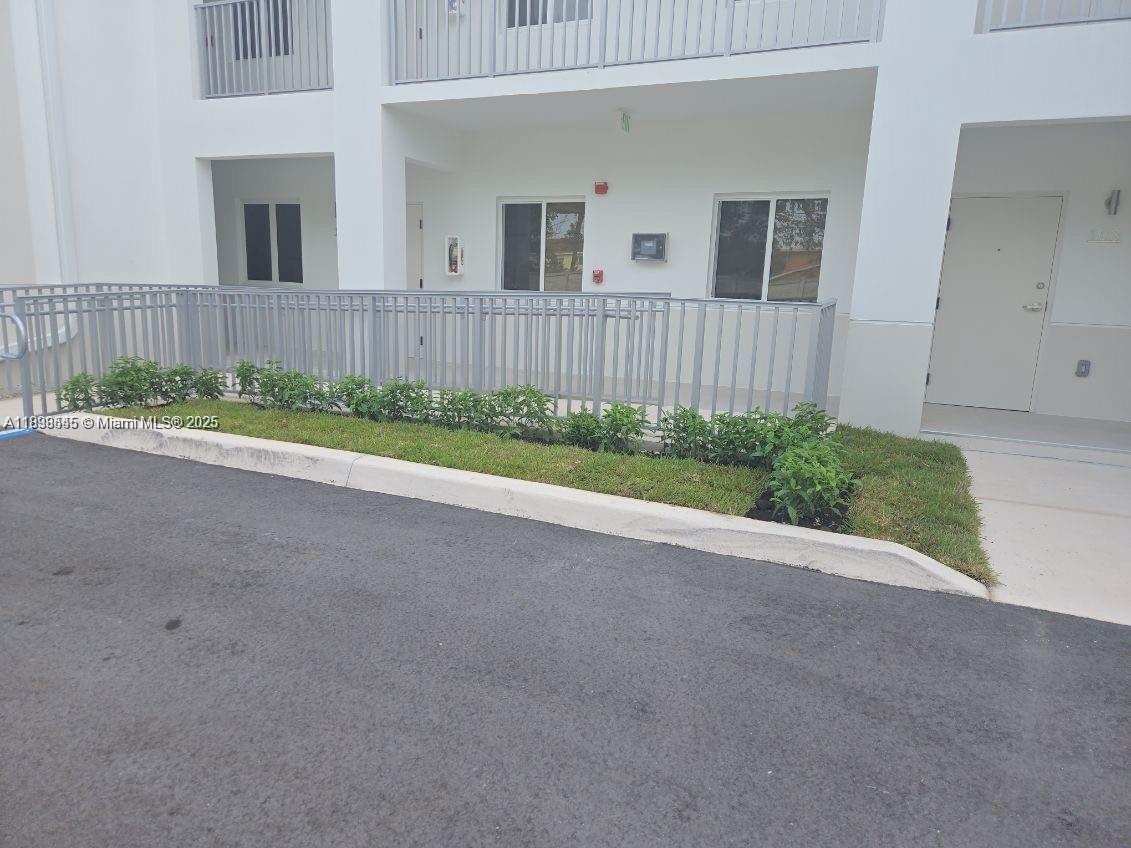 HIALEAH 4TH ADDN - Residential Lease