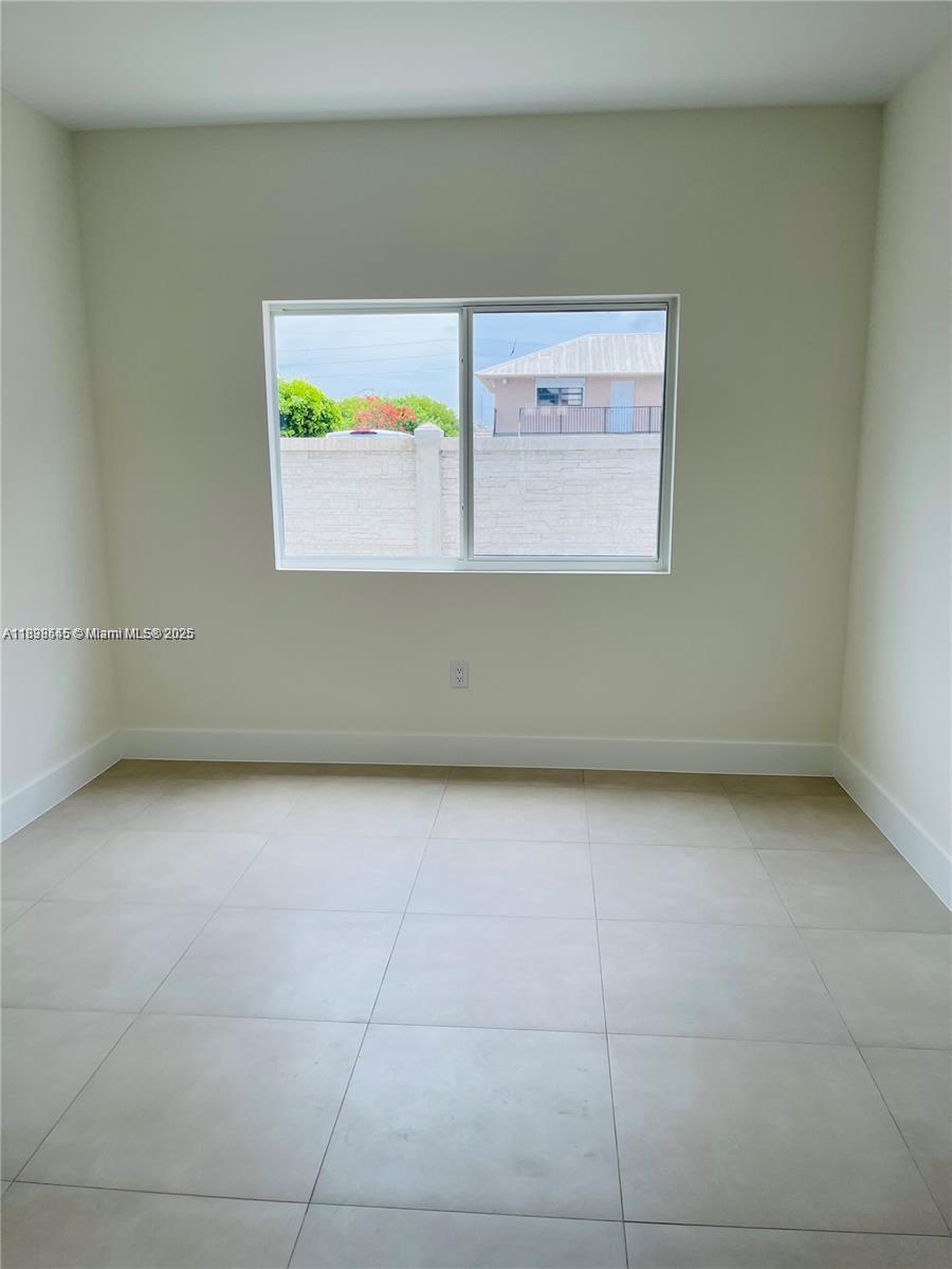 HIALEAH 4TH ADDN - Residential Lease