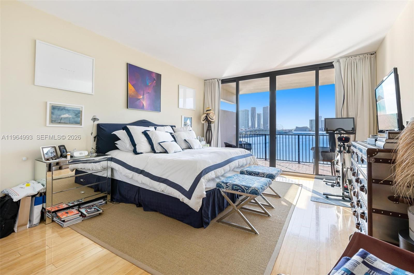 1000 Venetian Way 606