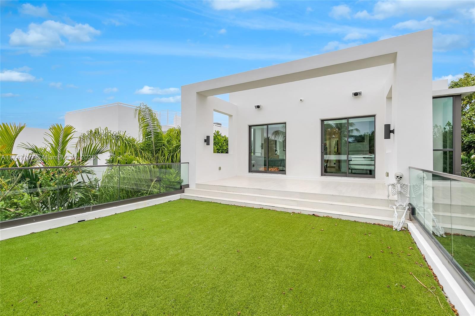 OCEAN SIDE SEC OF THE ISL - Residential Lease