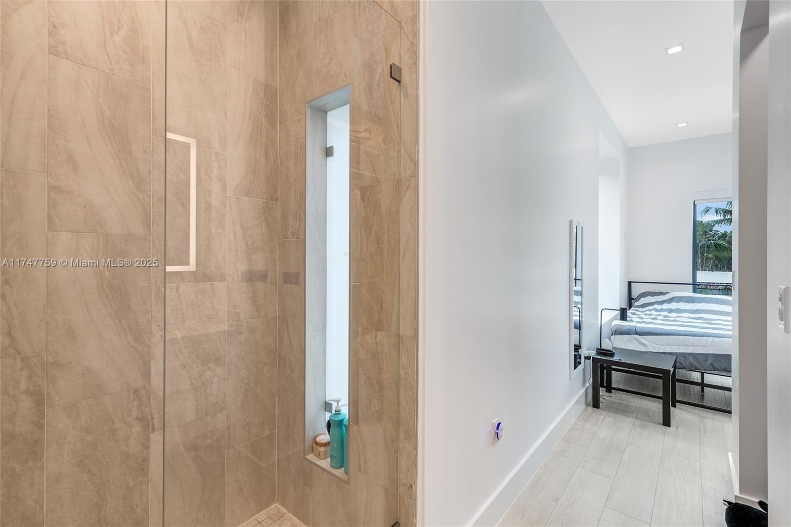 OCEAN SIDE SEC OF THE ISL - Residential Lease