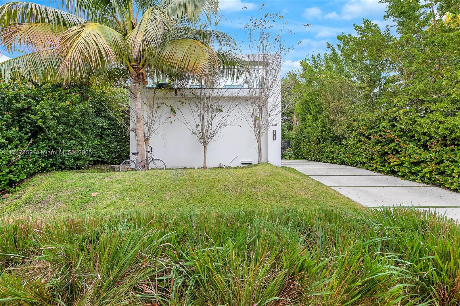 OCEAN SIDE SEC OF THE ISL - Residential Lease