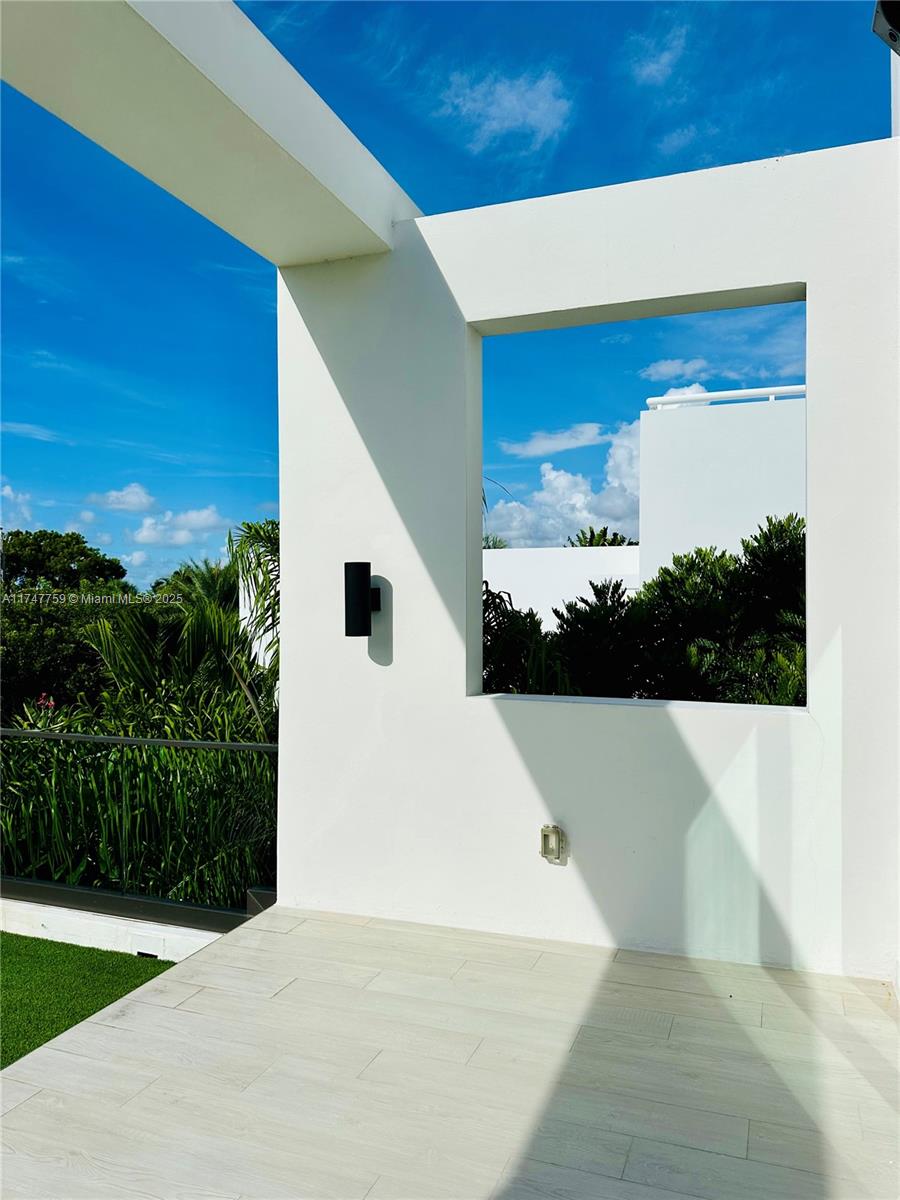 OCEAN SIDE SEC OF THE ISL - Residential Lease