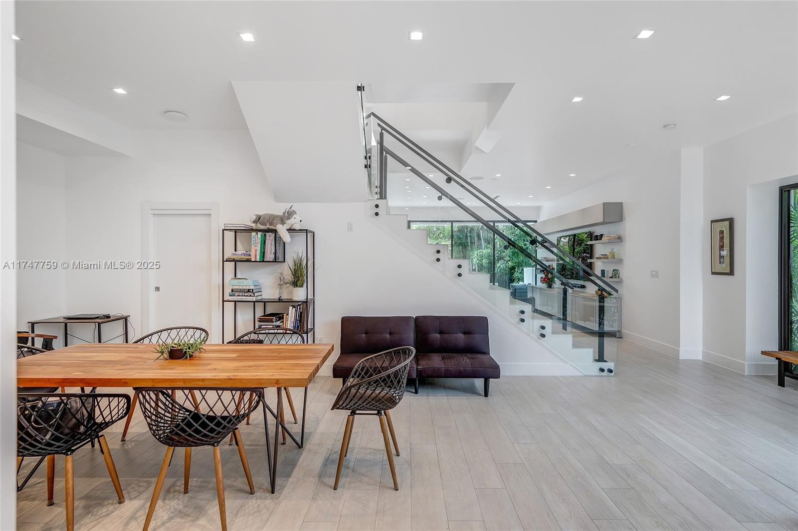 OCEAN SIDE SEC OF THE ISL - Residential Lease