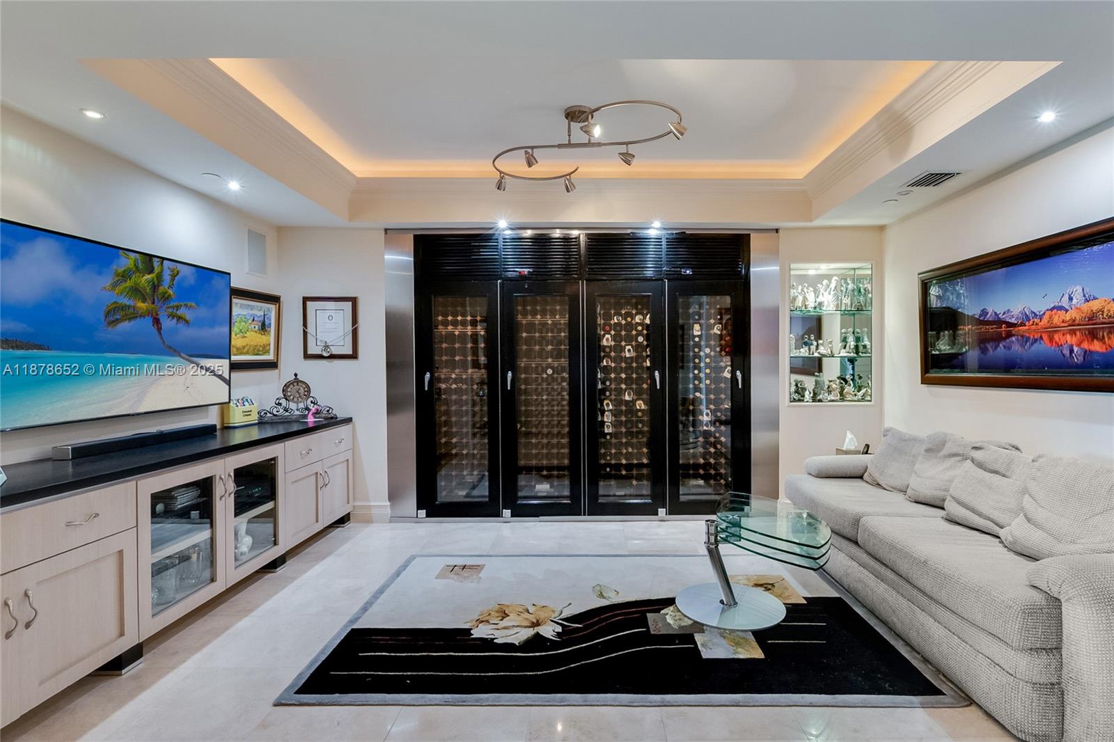 THE PENINSULA CONDO - Residential
