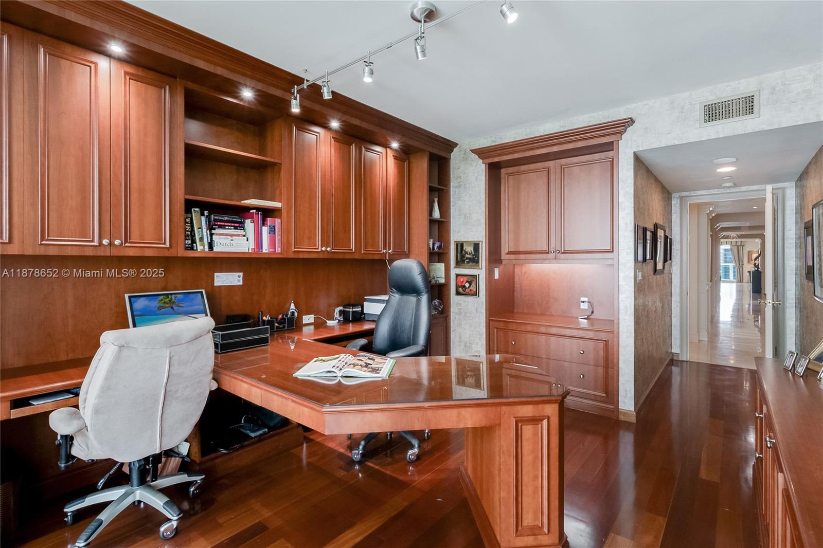 THE PENINSULA CONDO - Residential