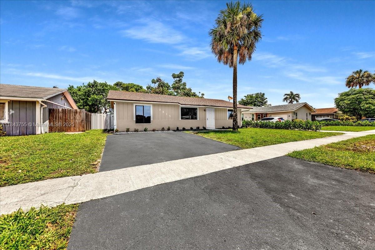 7615 SW 8th Ct