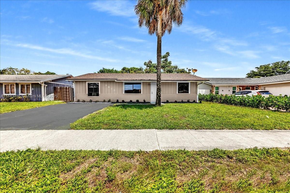 7615 SW 8th Ct