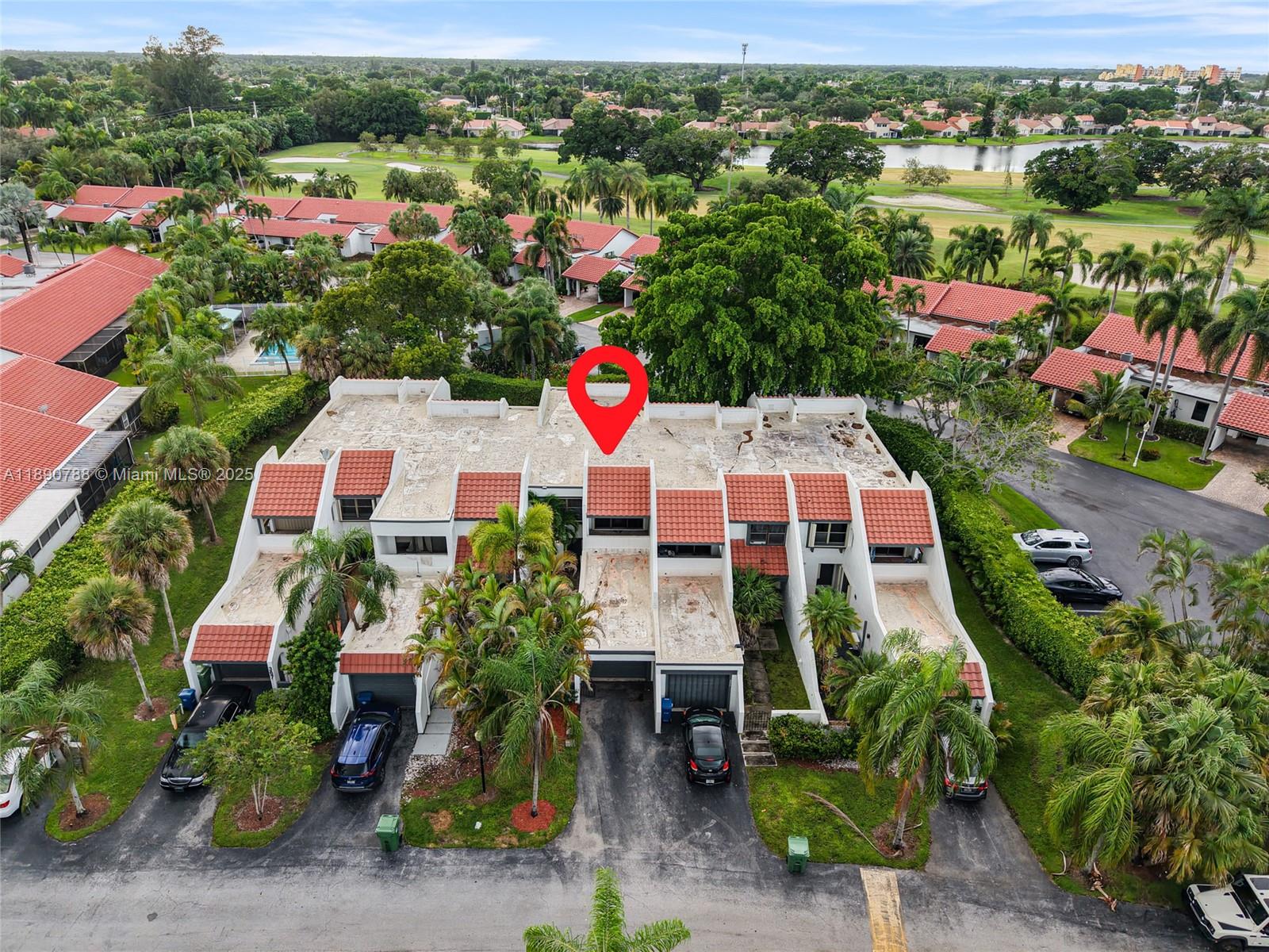 TOWNHOUSE VILLAGE AT BONA - Residential