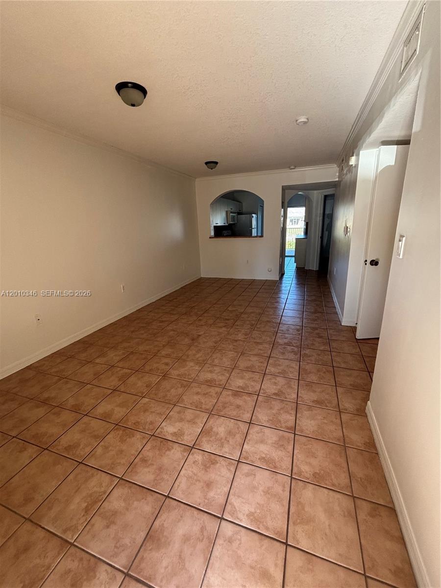 3395 NE 10th St 103