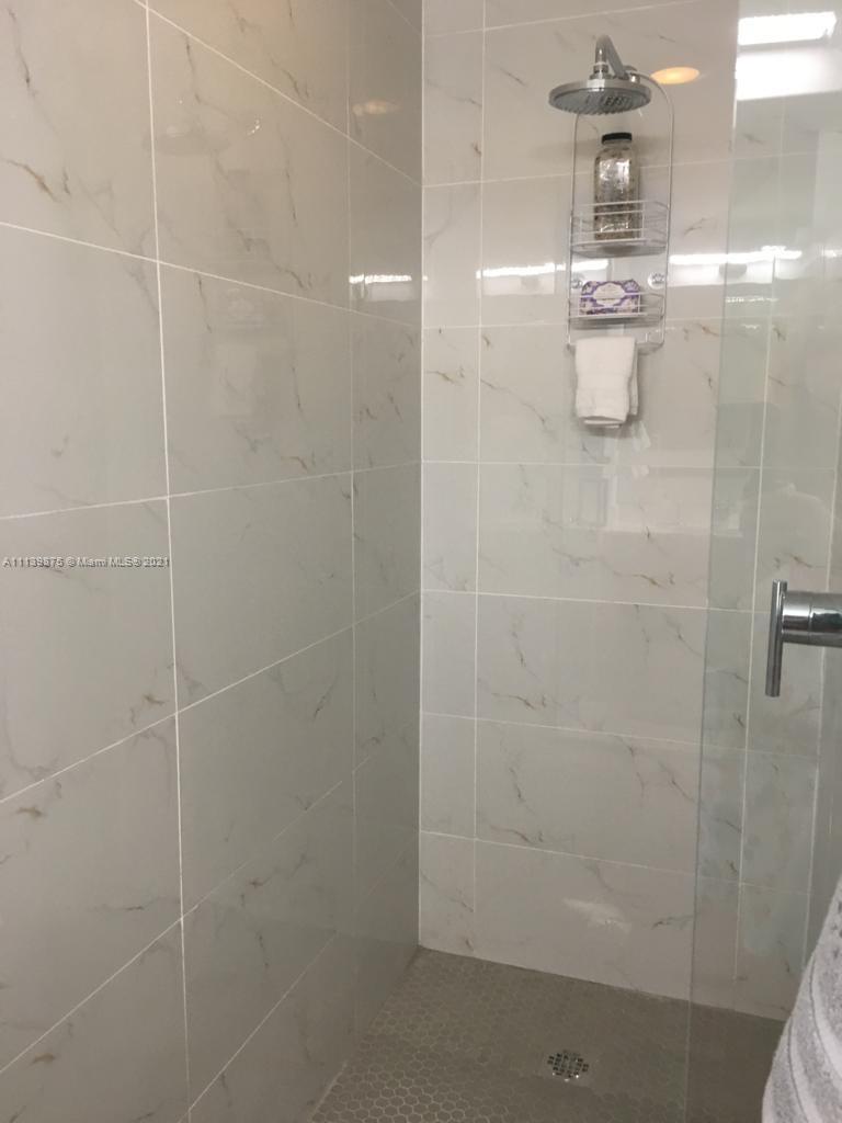 THE HARBOUR NORTH CONDO - Residential Lease