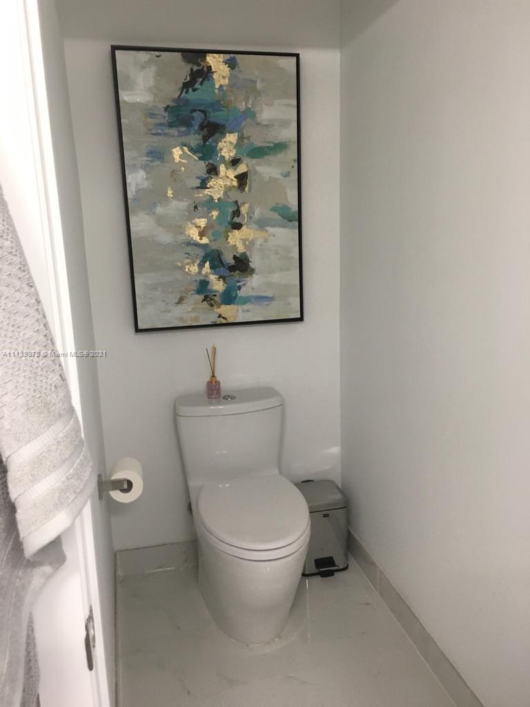 THE HARBOUR NORTH CONDO - Residential Lease