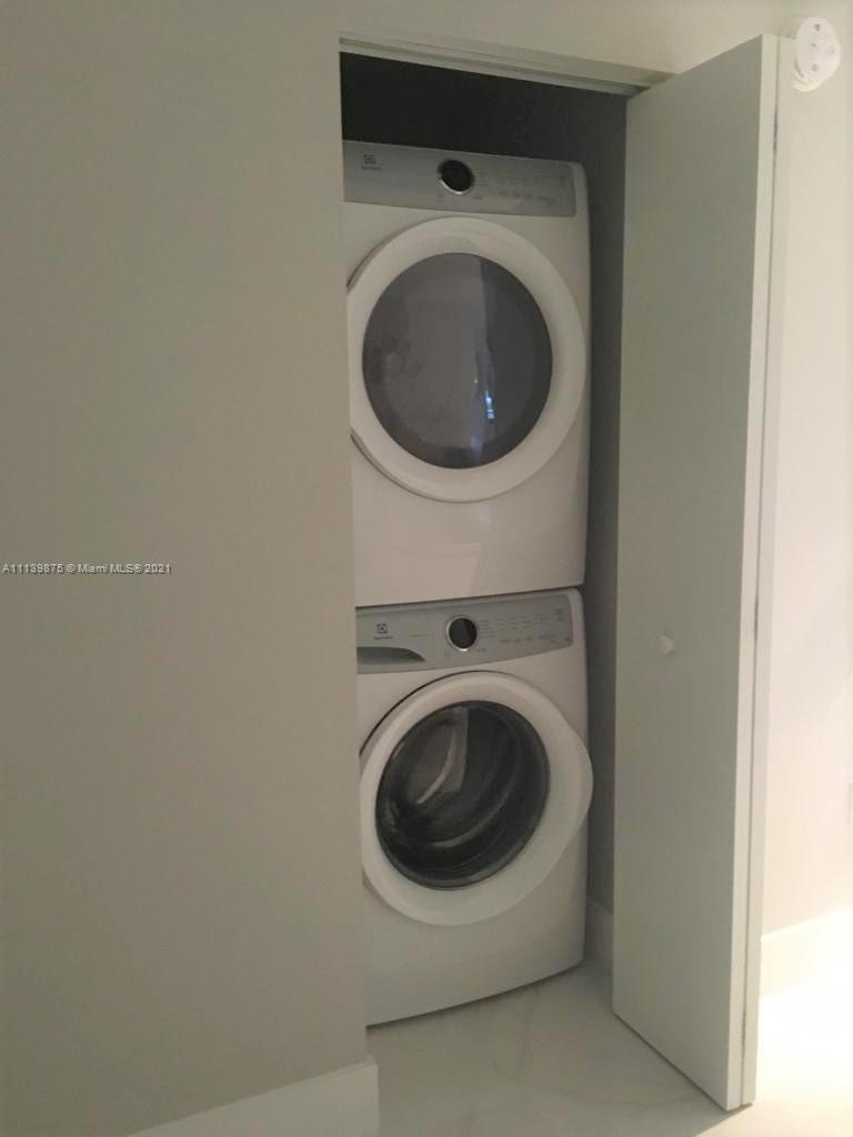 THE HARBOUR NORTH CONDO - Residential Lease