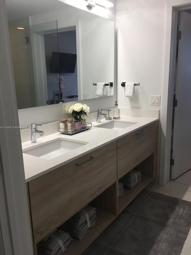 THE HARBOUR NORTH CONDO - Residential Lease