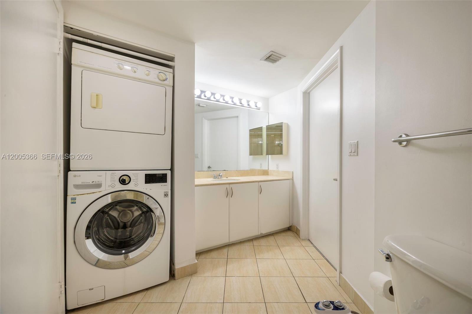 OPERA TOWER CONDO - Residential