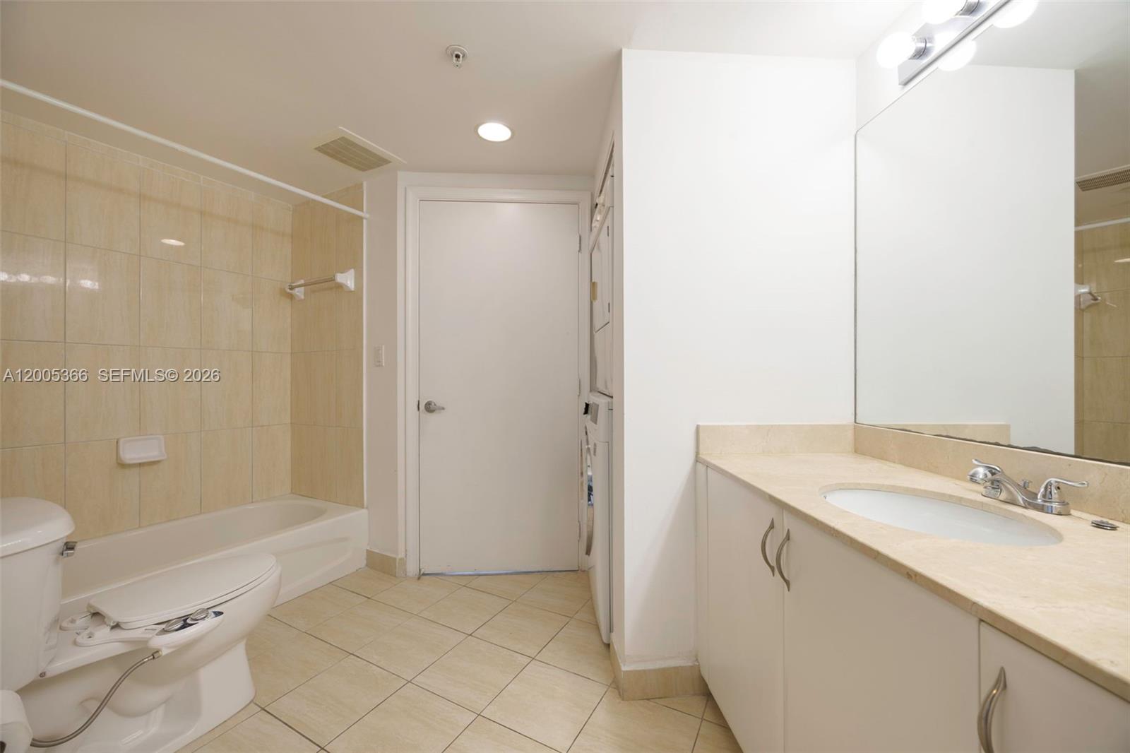 OPERA TOWER CONDO - Residential