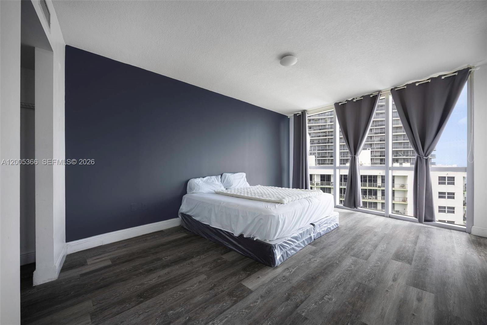 OPERA TOWER CONDO - Residential