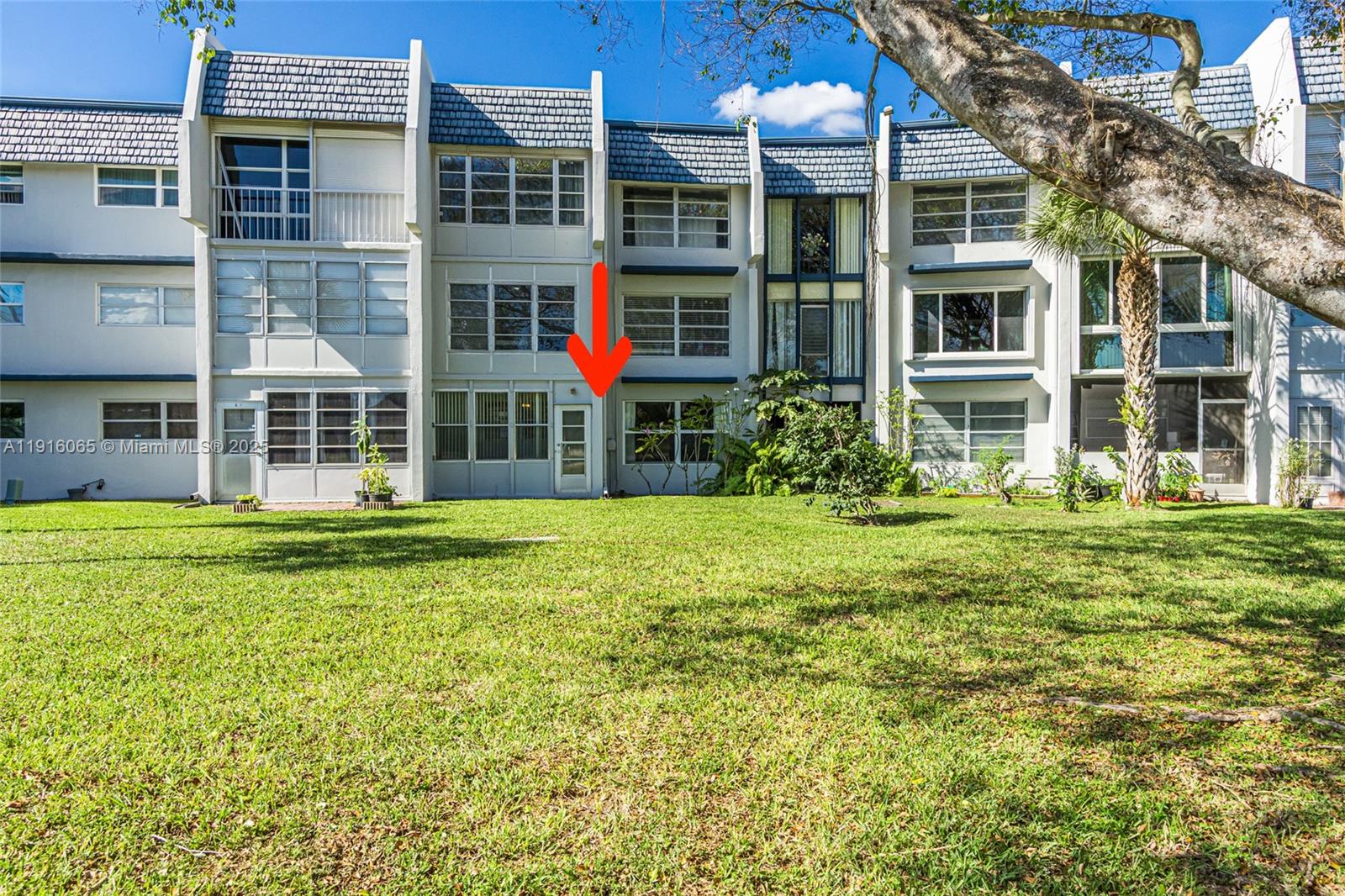 View photos, virtual tours, details... 7887 Golf Cir Dr 106