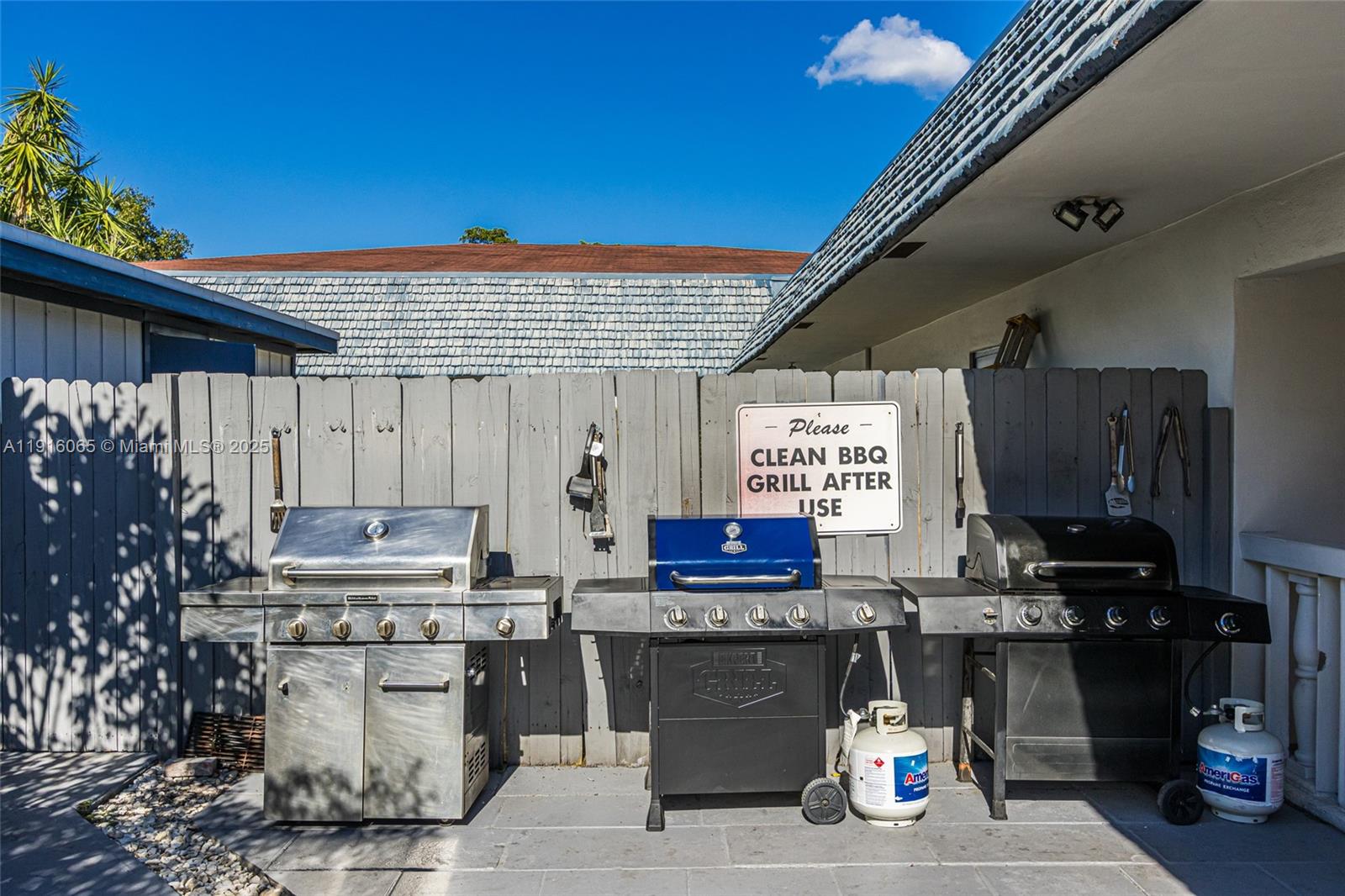 ORIOLE GOLF & TENNIS CLUB - Residential