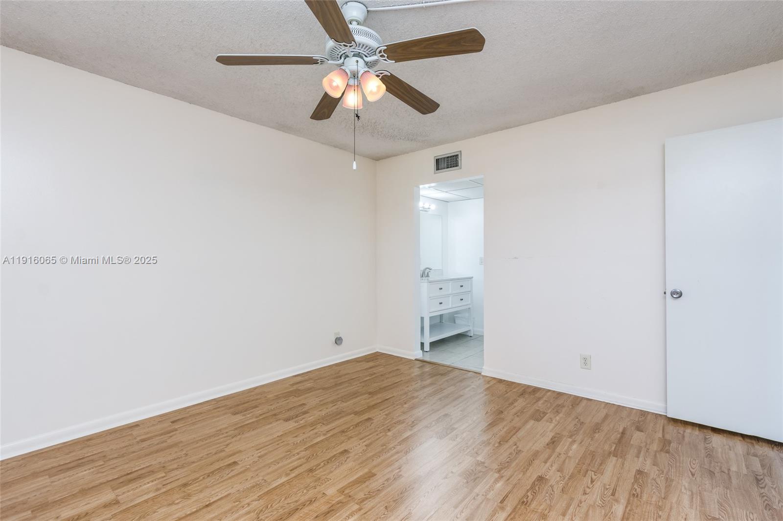 ORIOLE GOLF & TENNIS CLUB - Residential