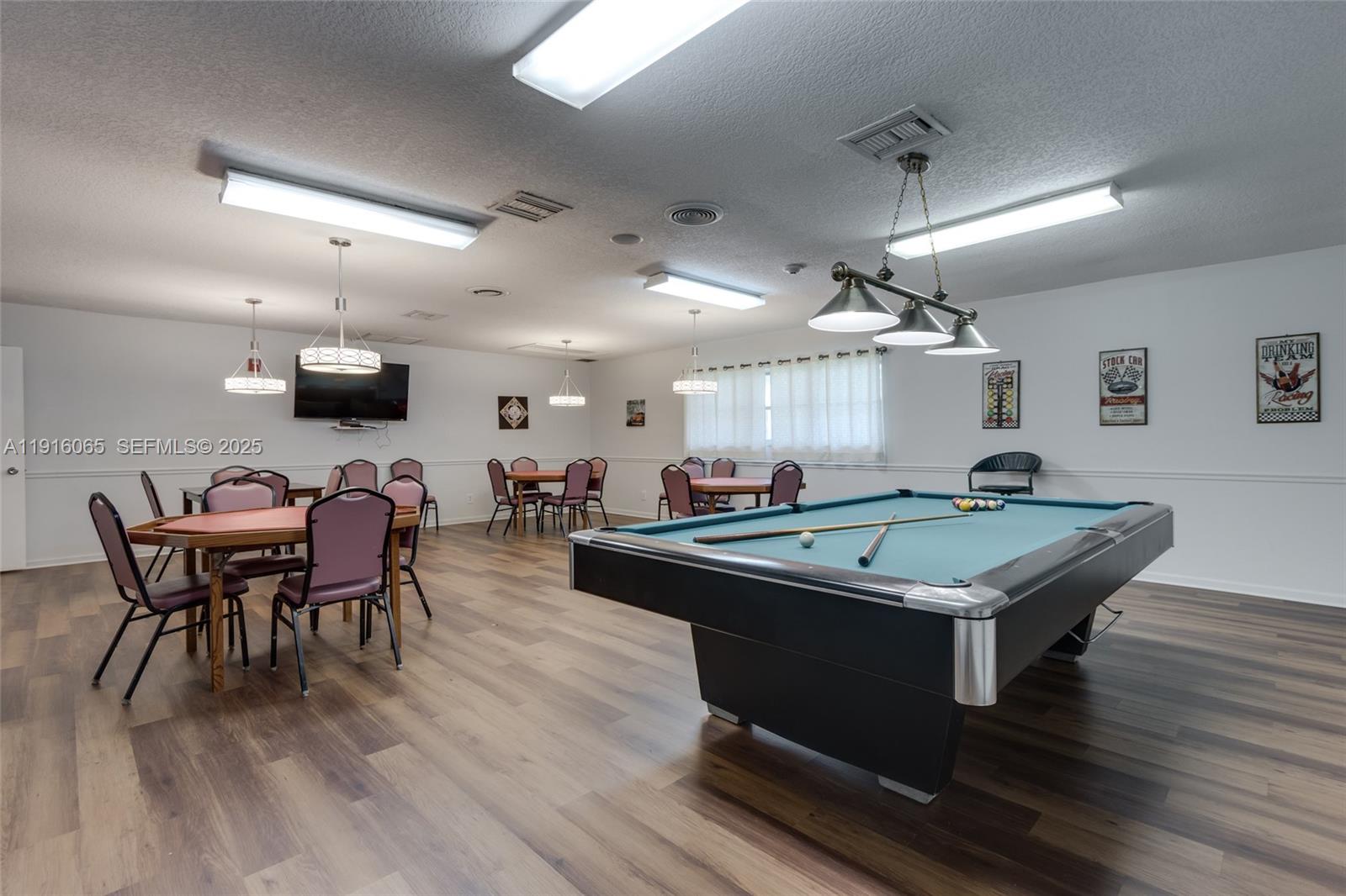 ORIOLE GOLF & TENNIS CLUB - Residential